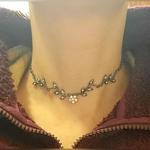 Flower & vine opal cubic zirconia 12-15 inch fashion silver choker